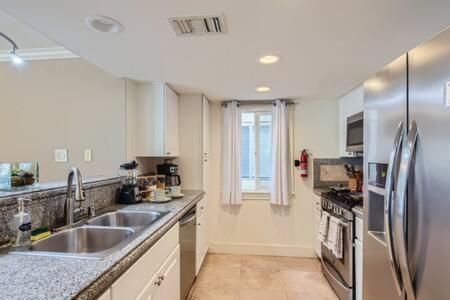 Awesome 3Br 2Bth 1 Block To Beach C2 Newport Beach Zewnętrze zdjęcie